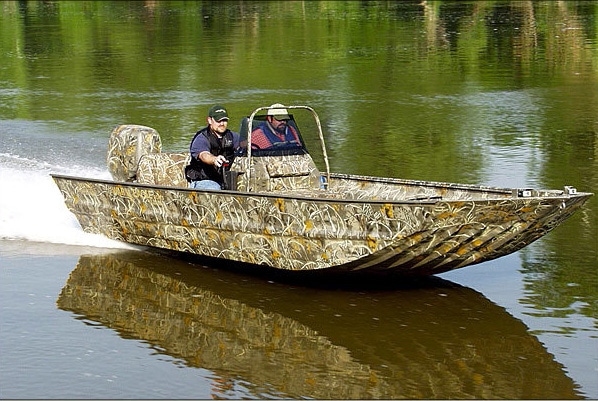 Eevelle Aluminum V Jon Boat with Center Console Camo