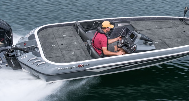 Eevelle Ranger Bass Boat with angled transom Covers